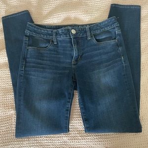 American Eagle dark wash skinny jeans